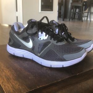 Nike women’s sneakers